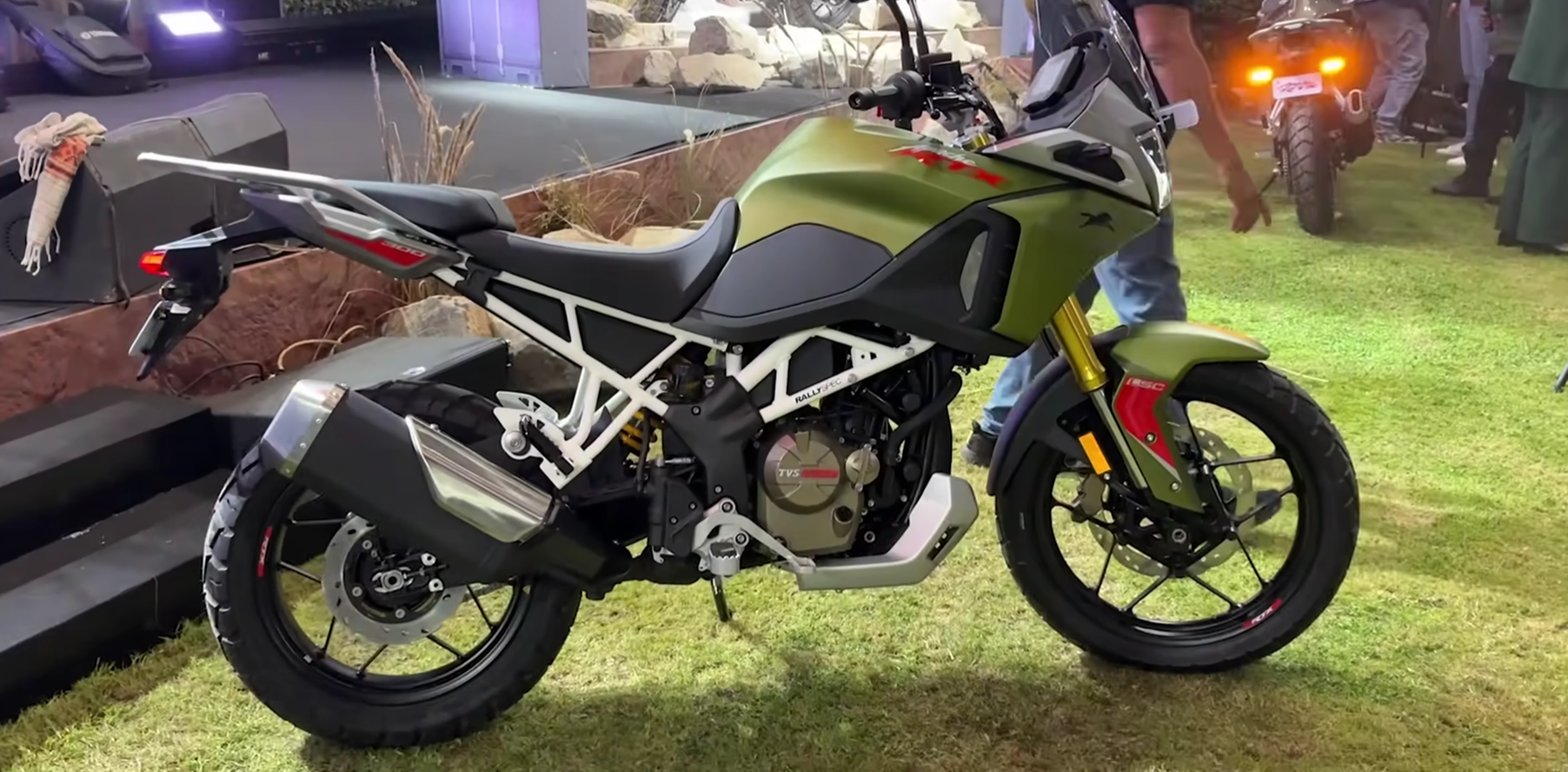 The all new TVS Apache RTX 300 Launchced !!!! - upperwheel.com