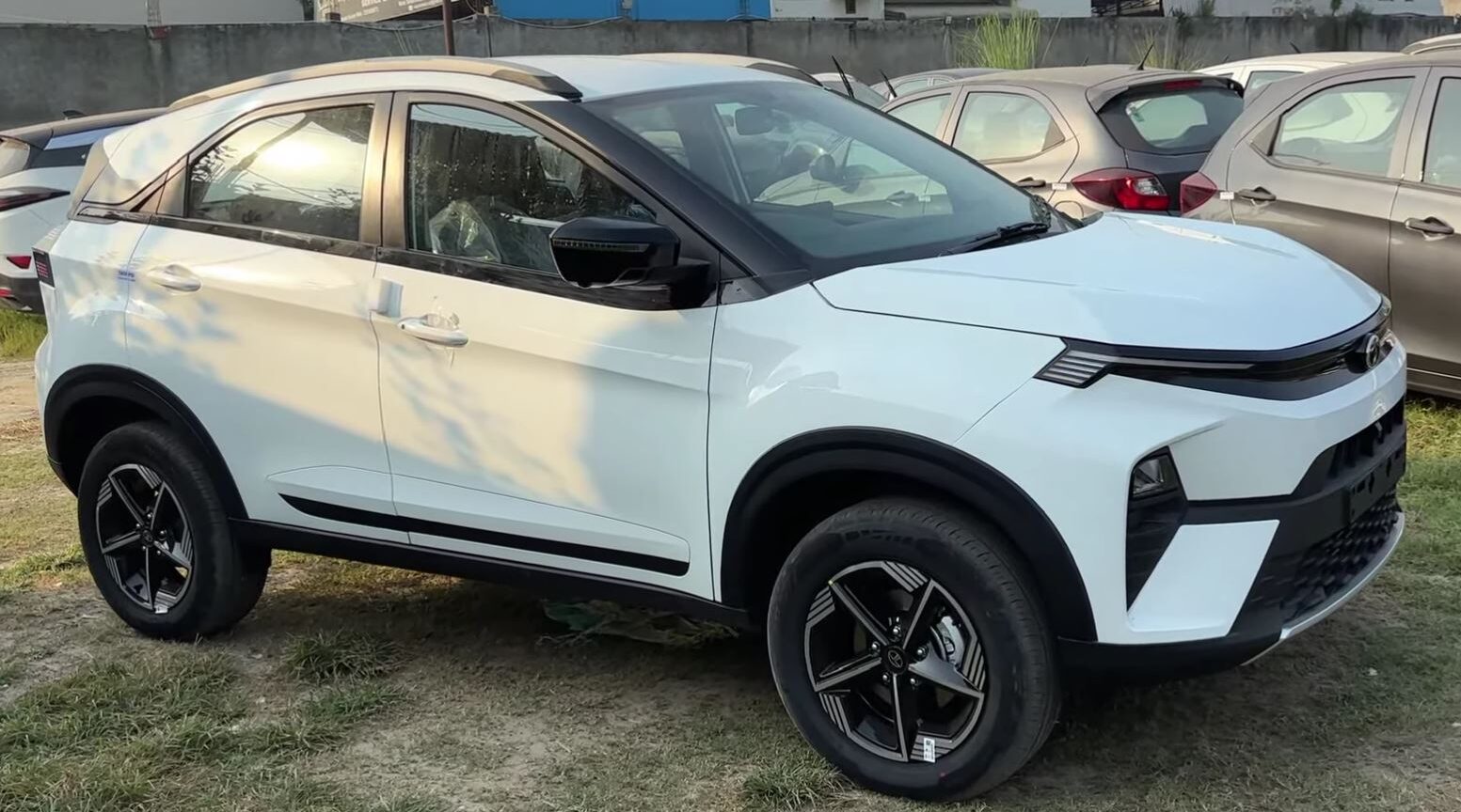 Top cars under 10 lakhs in India 2025
