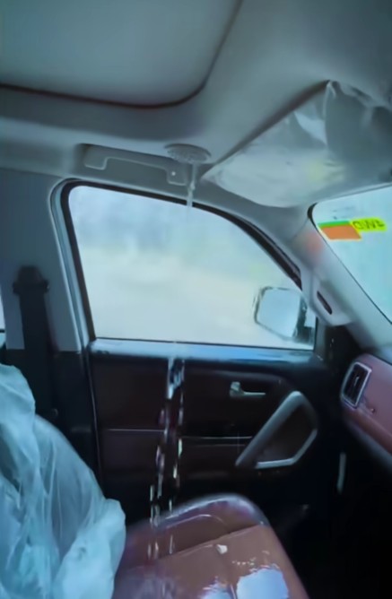 how to clean car sunroof