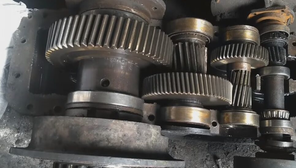 How to maintain gearbox