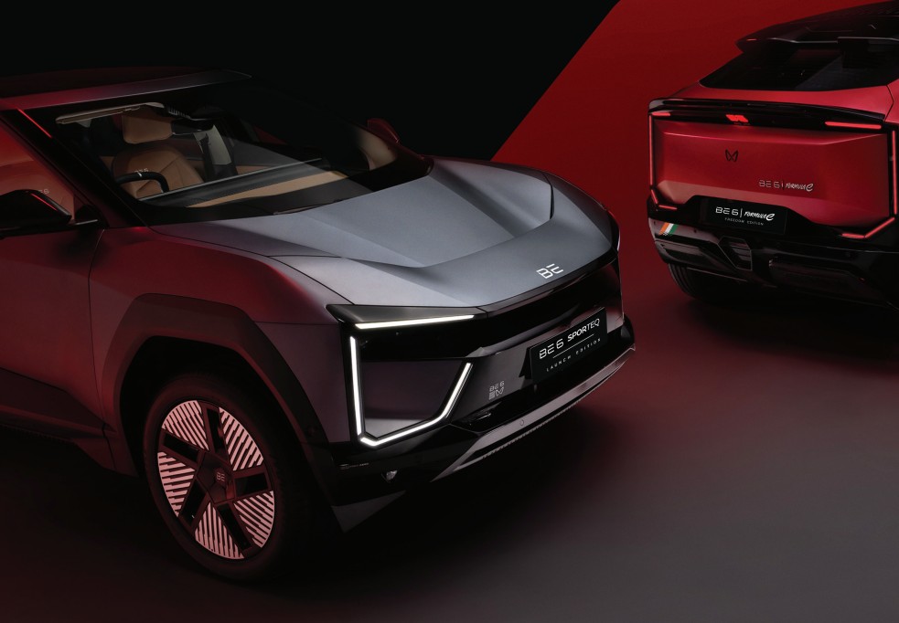 Mahindra BE6 Sporteq VS Mahindra XEV 9E Comparison