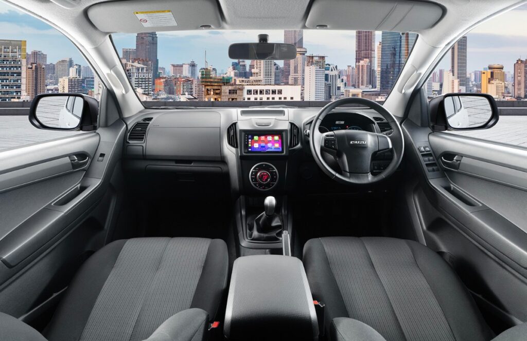 Isuzu Highlander VS Toyota Hilux Comparison And Price