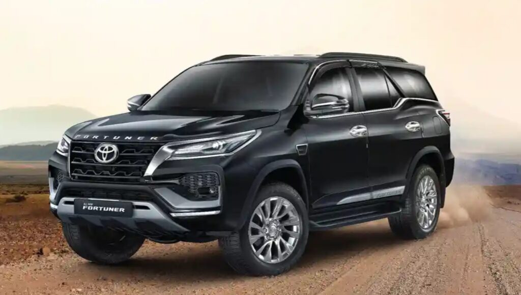 Kia Sorento vs Toyota Fortuner comparison and difference