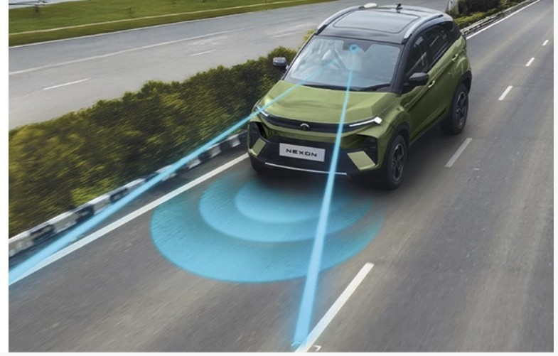 Tata Nexon Camo Edition VS Normal Edition Difference
