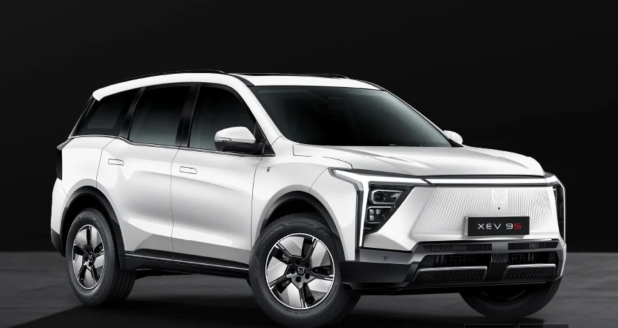 MG Hector Tomahawk EV vs Mahindra XEV 9S Comparison and Price